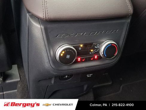Used 2025 Ford Explorer Platinum w/ LUX Leather Package AWD/4WD image 15