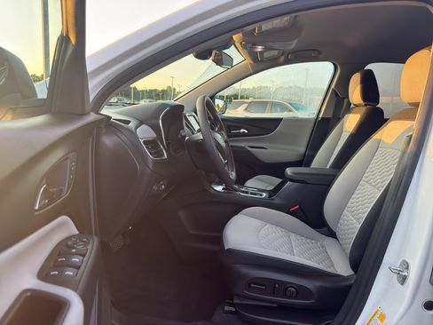 Used 2020 Chevrolet Equinox LS w/ LS Convenience Package FWD image 10