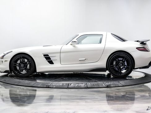 Used 2011 Mercedes-Benz SLS AMG Coupe image 9