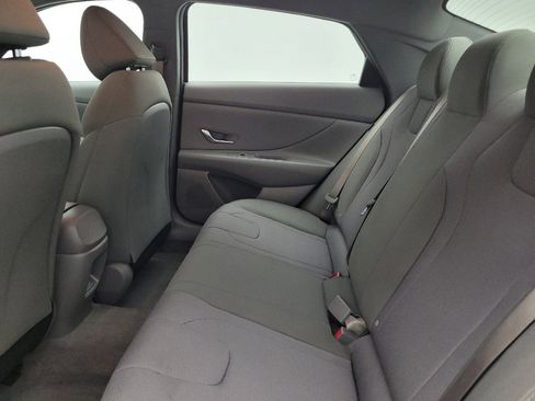 Used 2025 Hyundai Elantra SE w/ Cargo Package FWD image 18