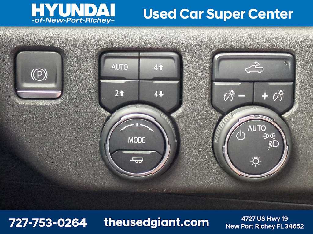 Used 2024 Chevrolet Silverado 1500 LT AWD/4WD image 25