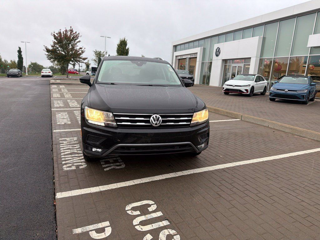 Used 2021 Volkswagen Tiguan SEL AWD/4WD image 28