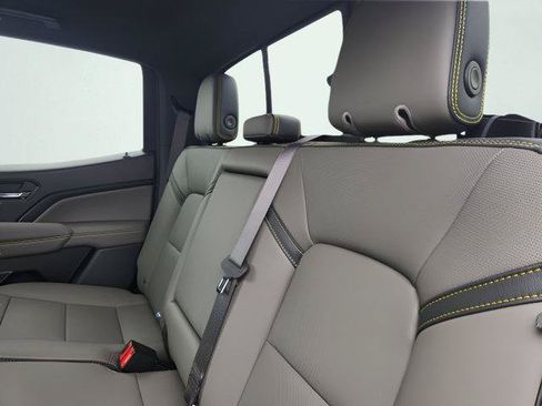 New 2026 Chevrolet Colorado ZR2 AWD/4WD image 9