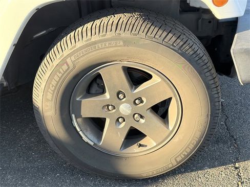 Used 2012 Jeep Wrangler Unlimited Sport image 4