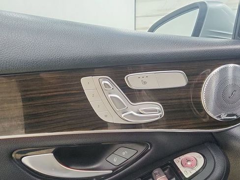 Used 2020 Mercedes-Benz GLC 300 4MATIC image 15