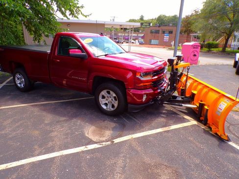 Used 2016 Chevrolet Silverado 1500 LT w/ LT Convenience Package AWD/4WD image 4