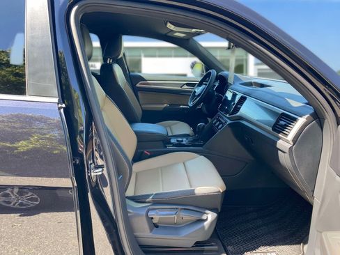 Certified 2023 Volkswagen Atlas Cross Sport SE w/ Black Wheel Package AWD/4WD image 27