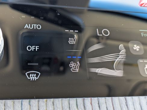 Used 2025 Genesis GV80 3.5T Prestige AWD/4WD image 30