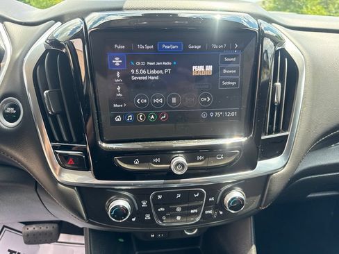 Used 2021 Chevrolet Traverse LT w/ LT Premium Package AWD/4WD image 61