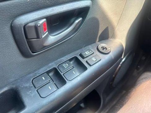 Used 2011 Kia Soul + FWD image 18