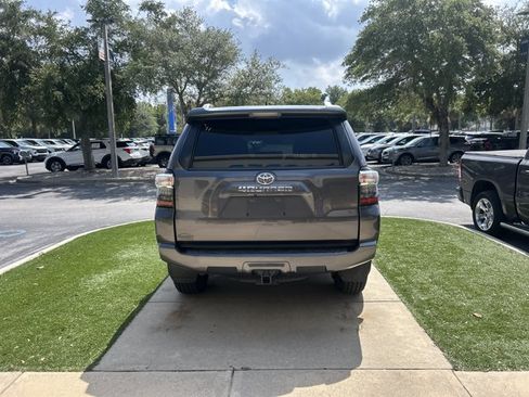Used 2018 Toyota 4Runner SR5 RWD image 5