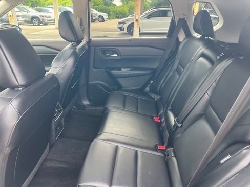 Used 2023 Nissan Rogue SV w/ SV Premium Package AWD/4WD image 9