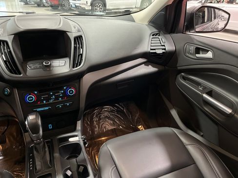 Used 2019 Ford Escape SEL image 17