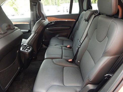 Certified 2025 Volvo XC90 B6 Plus image 14