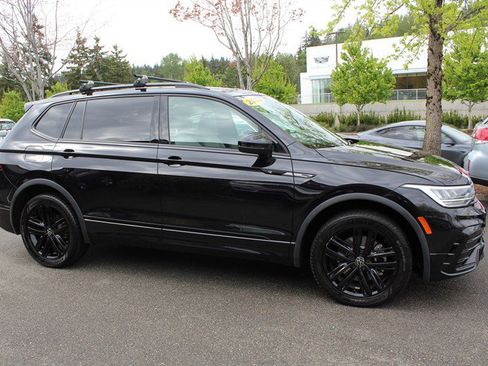 Used 2022 Volkswagen Tiguan SE R-Line image 6