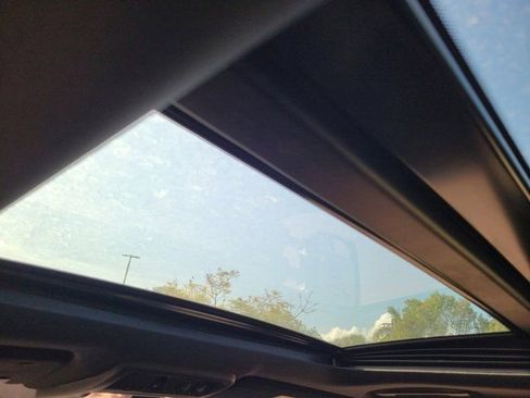 Used 2024 Nissan Titan PRO-4X w/ Pro-4x Convenience Package image 22