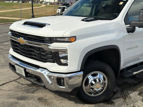 Used 2025 Chevrolet Silverado 3500 LT w/ All Star Edition AWD/4WD image 8