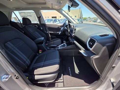 New 2025 Hyundai Venue SEL image 10