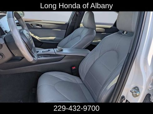 Used 2019 Toyota Avalon Limited FWD image 14