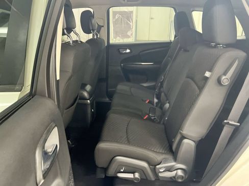 Used 2018 Dodge Journey SE w/ Connectivity Group FWD image 21