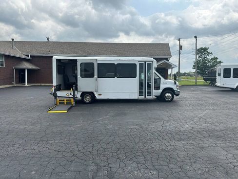 Used 2014 Ford E-450 and Econoline 450 Super Duty w/ Shuttle Bus Prep Package image 5