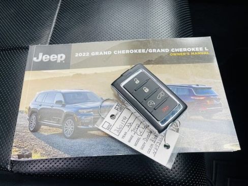 Used 2022 Jeep Grand Cherokee L Overland w/ Advanced Protech Group III AWD/4WD image 41