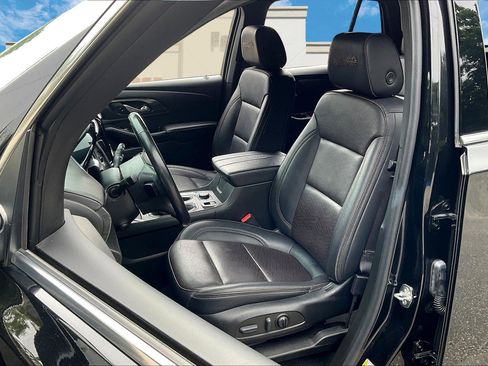 Used 2022 Chevrolet Traverse High Country image 23