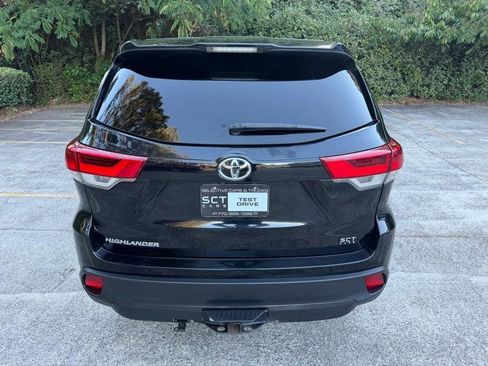 Used 2018 Toyota Highlander LE FWD image 7