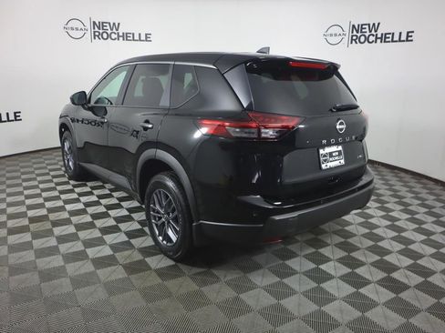 Certified 2025 Nissan Rogue S image 5