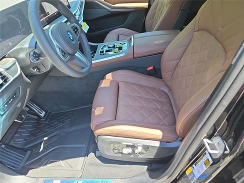 New 2026 BMW X5 xDrive50e w/ M Sport Package AWD/4WD image 21
