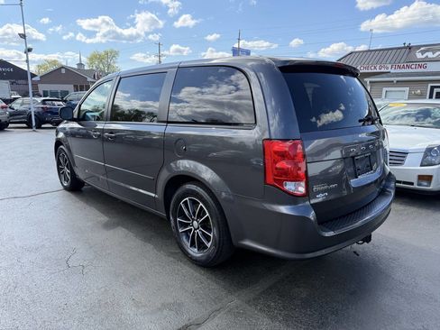 Used 2017 Dodge Grand Caravan SXT w/ Driver Convenience Group FWD image 6