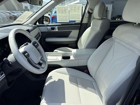 Used 2025 Hyundai Santa Fe SEL image 17