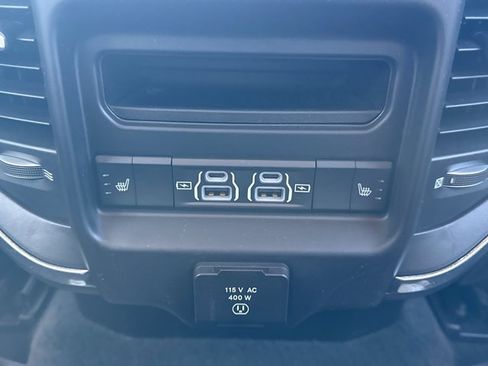 Used 2022 RAM 1500 Laramie AWD/4WD image 19