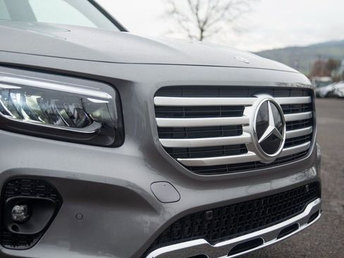 Certified 2025 Mercedes-Benz GLB 250 4MATIC image 16