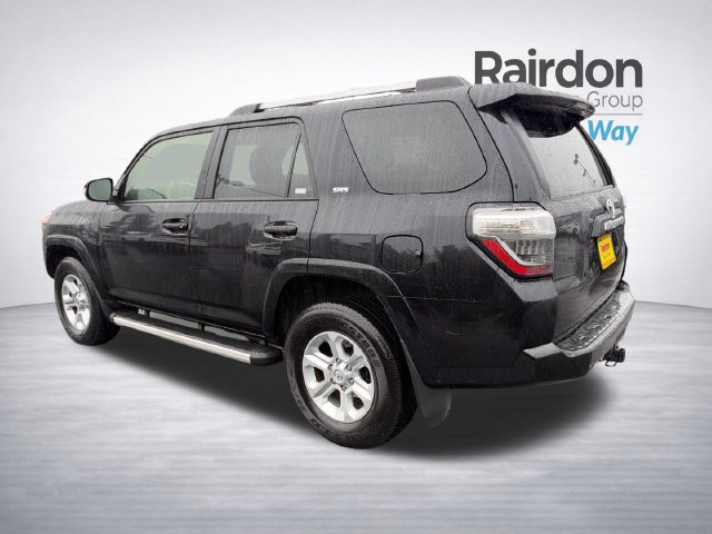 Used 2022 Toyota 4Runner SR5 Premium w/ Moonroof Package AWD/4WD image 5