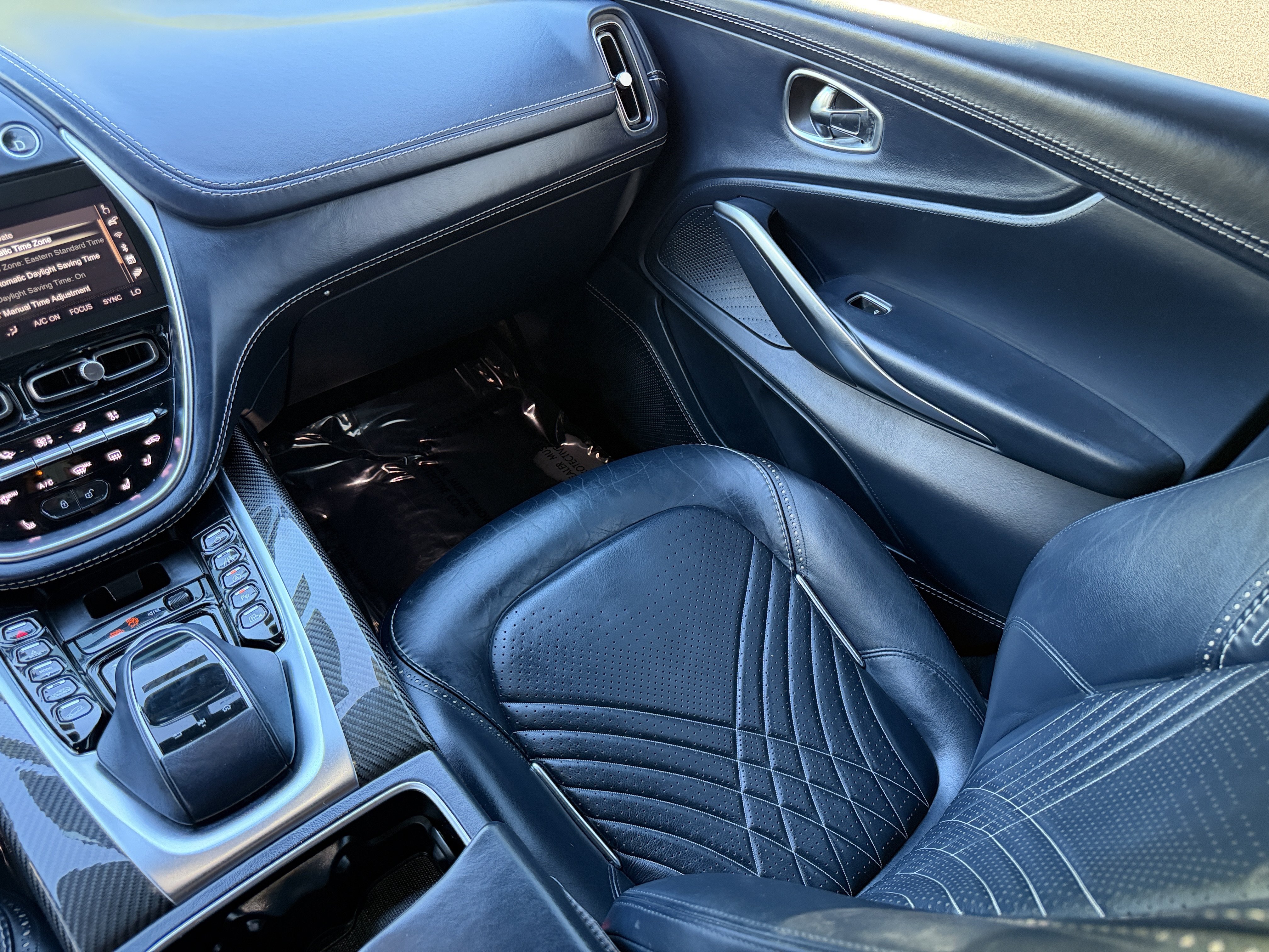 Used 2021 Aston Martin DBX AWD/4WD image 17