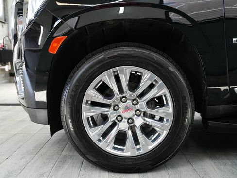 Used 2022 GMC Yukon XL Denali AWD/4WD image 9