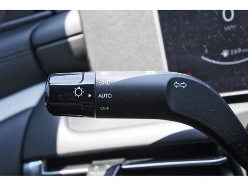 Certified 2025 Hyundai Santa Cruz SEL FWD image 20