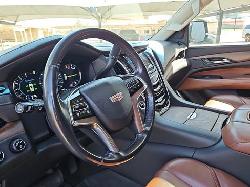 Used 2020 Cadillac Escalade ESV Premium Luxury AWD/4WD image 12
