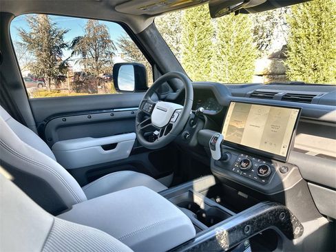 Used 2026 Land Rover Defender 110 image 14