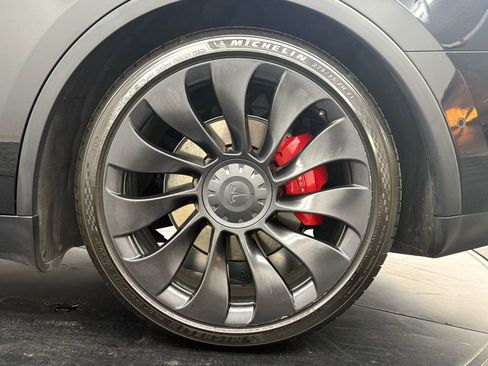 Used 2022 Tesla Model Y Performance image 13