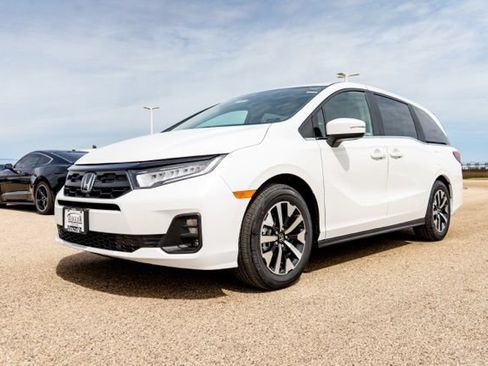 Used 2024 Honda Odyssey EX-L image 3