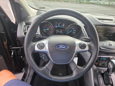 Used 2015 Ford Escape SE w/ Equipment Group 201A AWD/4WD image 18