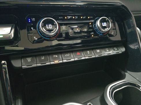 Used 2024 GMC Sierra 2500 AT4X w/ AT4X AEV Edition image 25