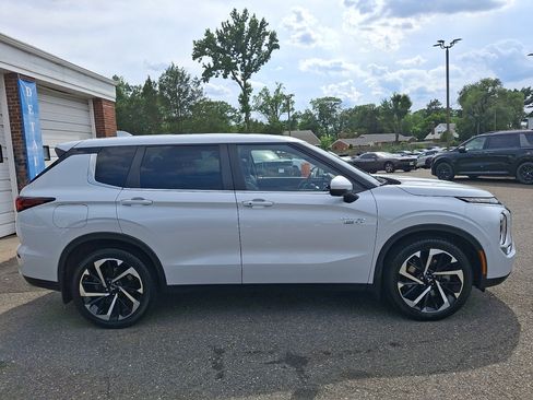 Used 2023 Mitsubishi Outlander SE AWD/4WD image 6