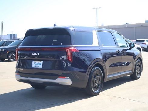 Used 2025 Kia Carnival image 5