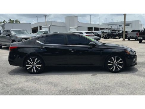 Used 2020 Nissan Altima 2.5 SR FWD image 9