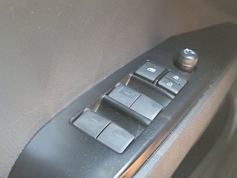Used 2025 Toyota Camry SE AWD/4WD image 29