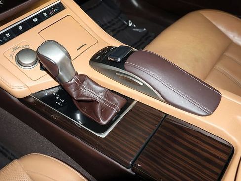 Used 2017 Lexus ES 350 w/ Luxury Package FWD image 20