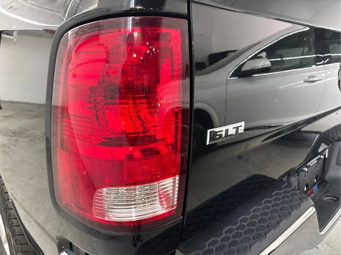 Used 2024 RAM 1500 Classic SLT AWD/4WD image 32